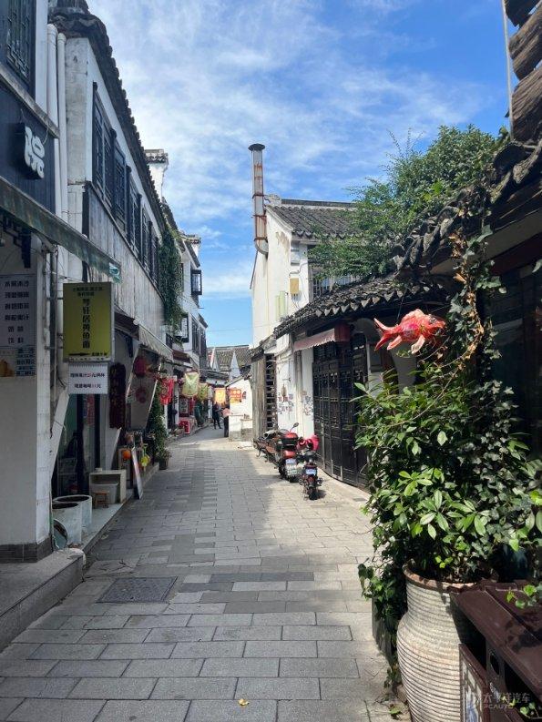 逃离世界杯的现场